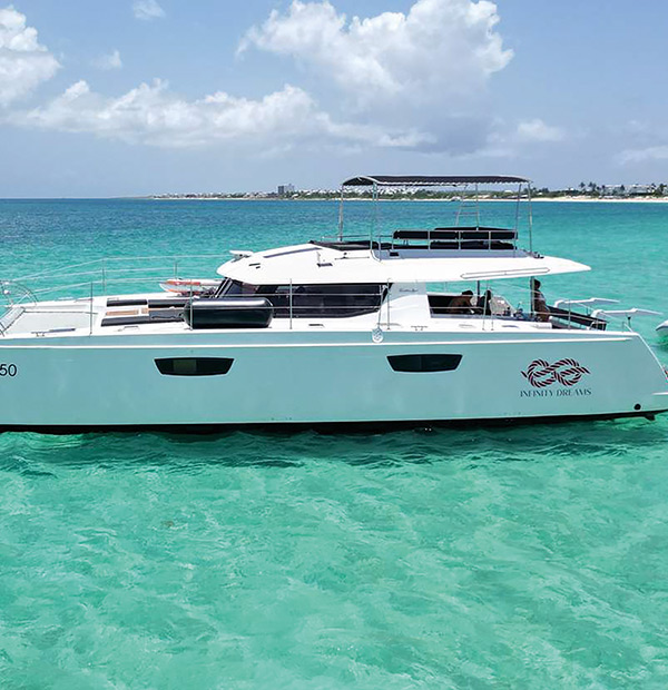 Location de bateaux à Saint-Martin - Infinity Boat Charters