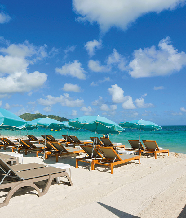 la plage Aloha à la Baie Orientale, idéale pour déjeuner face à la mer.